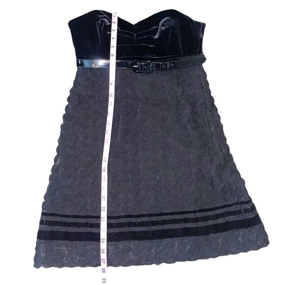 Betsey Johnson Vintage 90’s Velvet Rosette Strapless Sweetheart Mini Dress - Picture 12 of 14